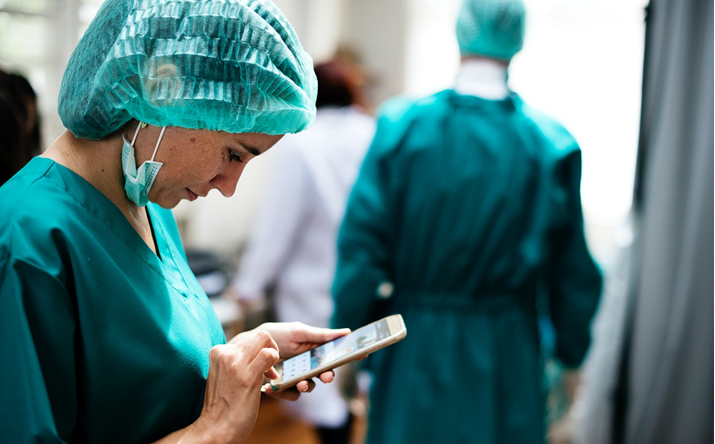 Doctors use Mobiles for Professional Commitments